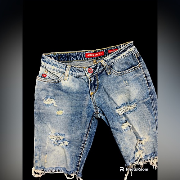 Miss Sixty Jeans Ripped Distressed Jean Shorts - 24 - Picture 5 of 16